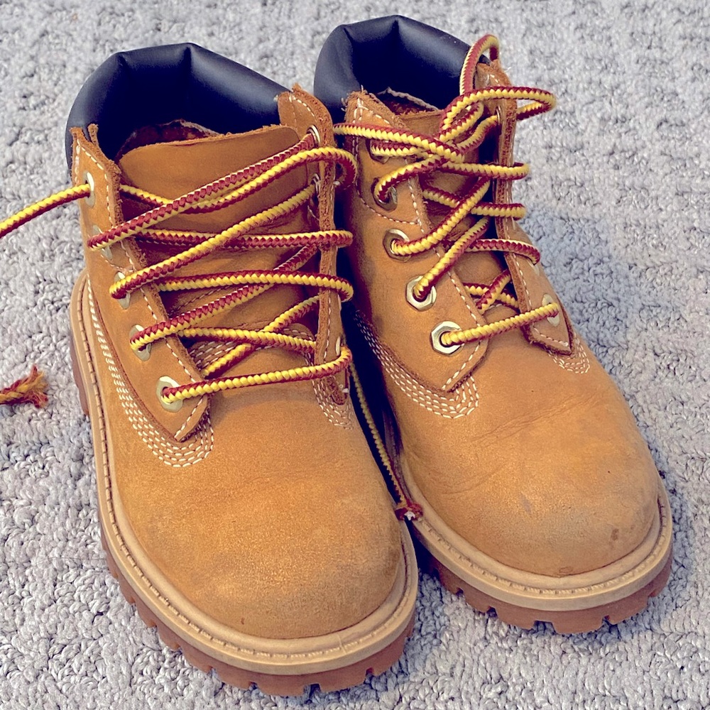 Timberland kids boots. Size 8